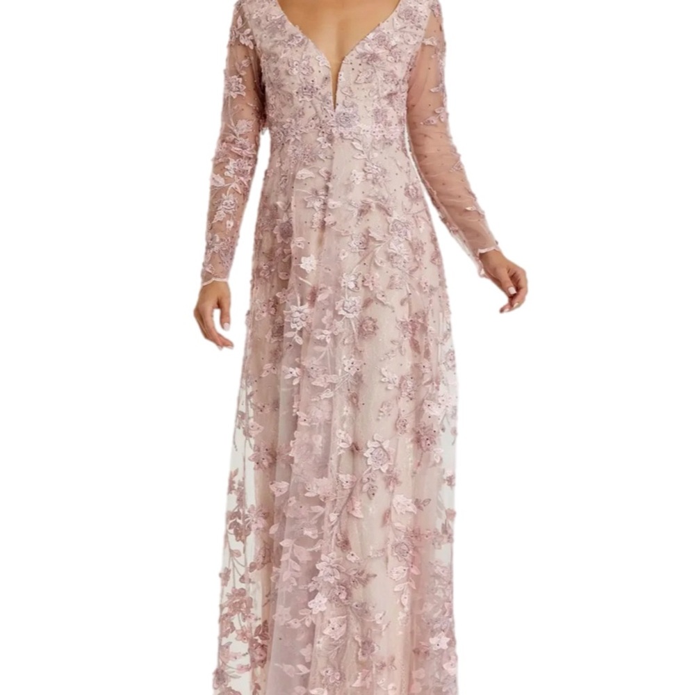 NWT Mac Duggal $398 MSRP Blush Pink  Embroidered Floral Long Sleeve Gown Size 10